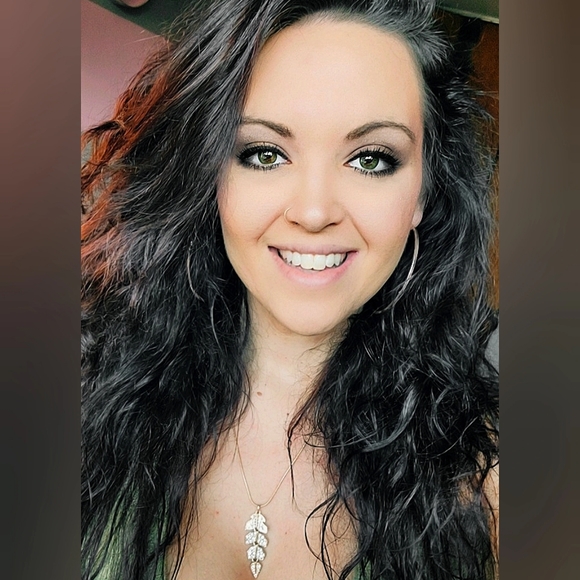 Meet your Posher, Danica - Picture 1 of 1